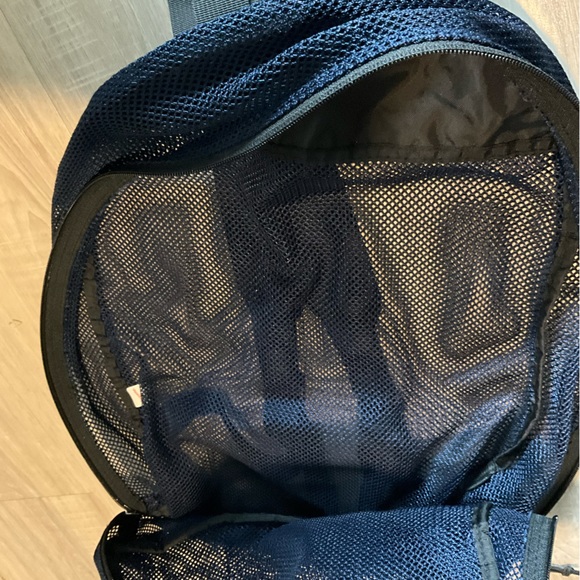 Authentic SUPREME Mesh Backpack - Navy - Picture 4 of 5